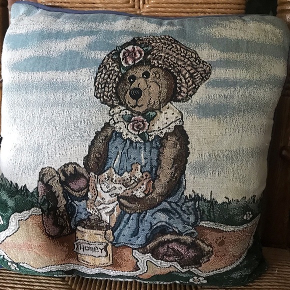 Vintage Boyd’s Bears 18” Retired Tapestry Honey Pillow - Picture 5 of 6